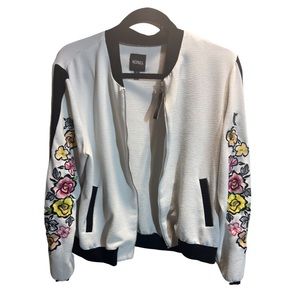 Bomber jacke cream with embroidered flowers Lrg
